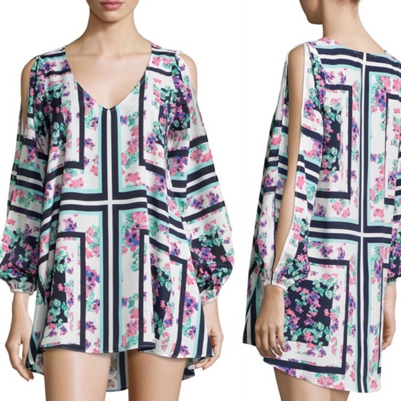 Lovers + Friends Dresses & Skirts - Lovers + Friends Gracie Split-Sleeve Swing Dress